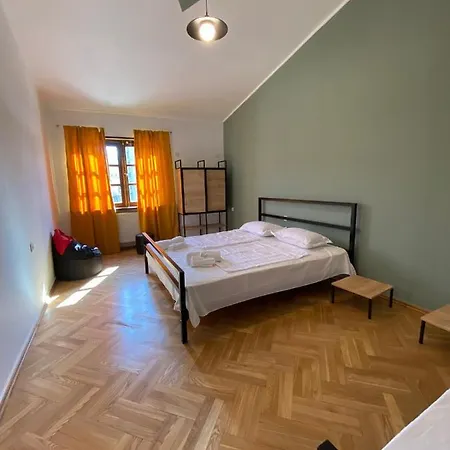 Red Door Apartment Tbilisi Exterior photo