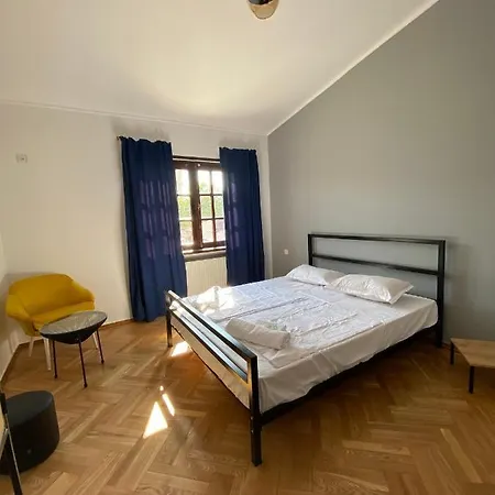 Red Door Apartment Tbilisi Exterior photo